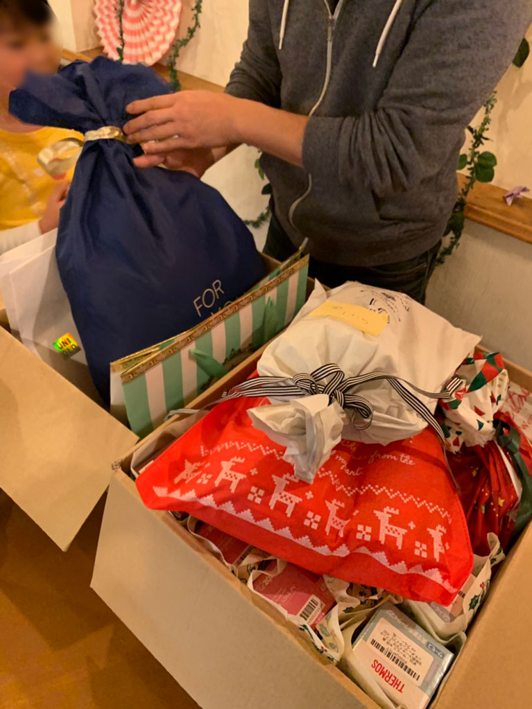 子どもたち一人ひとりにクリスマスプレゼント！